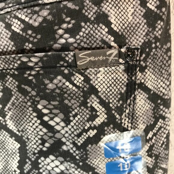 🌷Seven7 Tummyless HighRise Skinny Pant - Picture 5 of 7